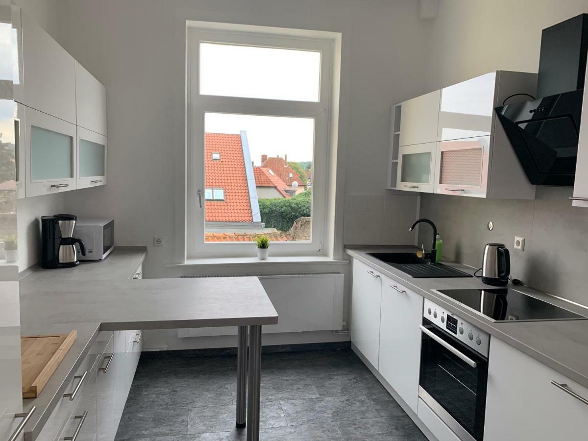 Moderne 4 Zimmer Apartment Mit Bergblick Stadtzentrum Contactless Check-In Gehrden  Exterior photo